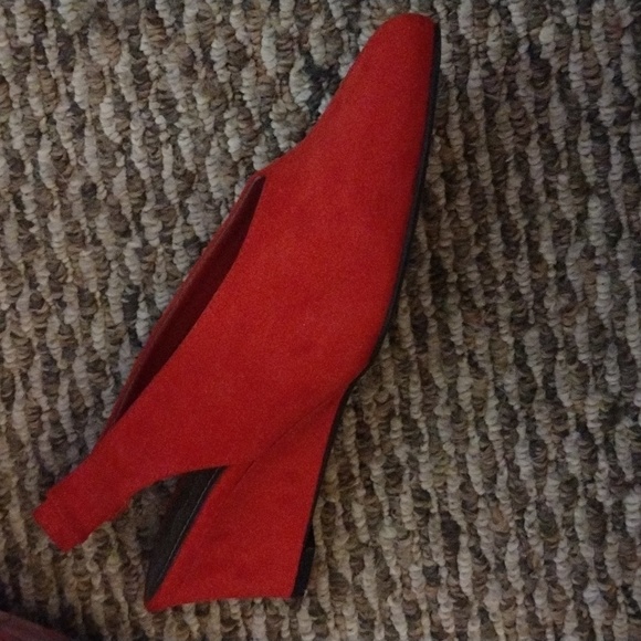 Amelia Grace Wedge - Picture 2 of 2